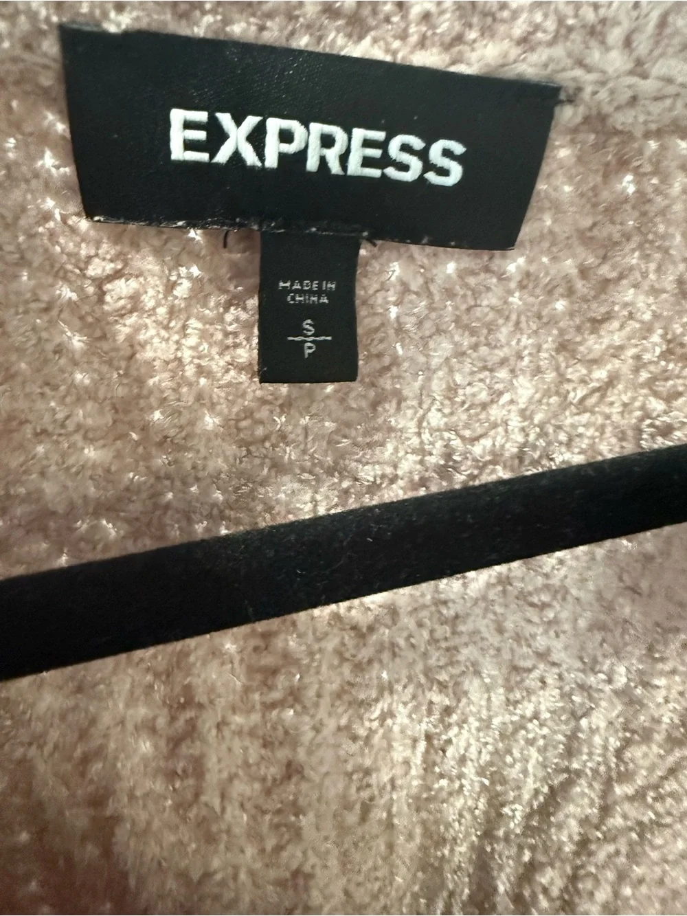 Express Women's Light Cream V-Neck Chunky Knit Sweater
